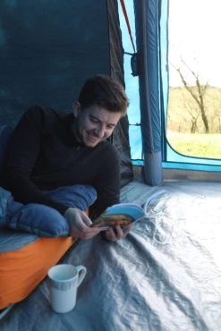 Vango Shangri-La II 15 Grande Self Inflating Mat -Outdoor Camping Shop van 2021 lifestyle sleep mat shangri la 15 gr hi 02 medium